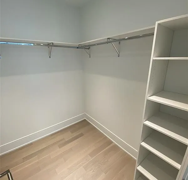 455 Wellington St W #701 — Photo 21