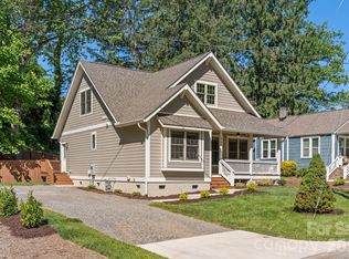 445 Governors View Rd, Asheville, NC 28805
