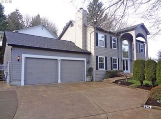 371 Spyglass Dr, Eugene, OR 97401