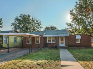 920 S 18th St, Slaton, TX 79364