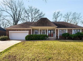 907 W 114th Ter, Kansas City, MO 64114
