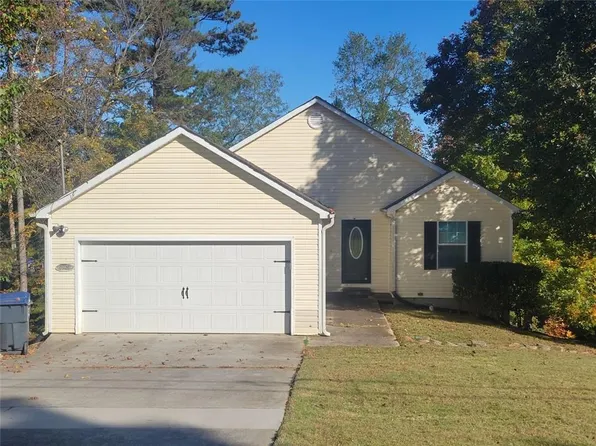 2832 Maple Grove Dr, Rex, GA 30273