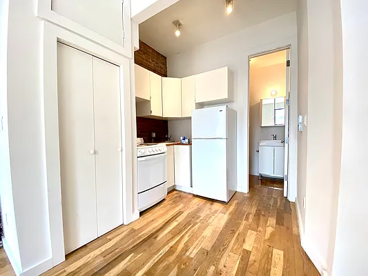 Rented by Nolita Group | media 13