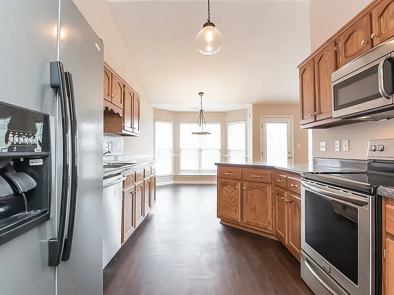 5444 Milton Ridge Dr — Photo 3