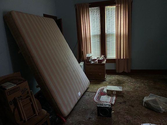 4th image of 480 E 520th Ave
