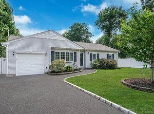 644 Peconic St, Ronkonkoma, NY 11779
