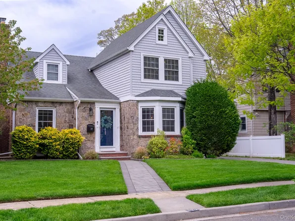 177 Fonda Rd, Rockville Centre, NY 11570