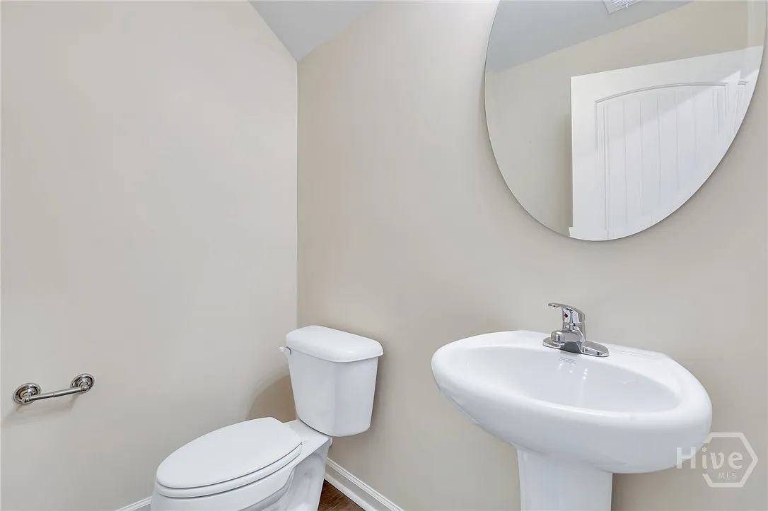 3 bed, 2.5 bath, 1520 sqft, $1,700 — Photo 3