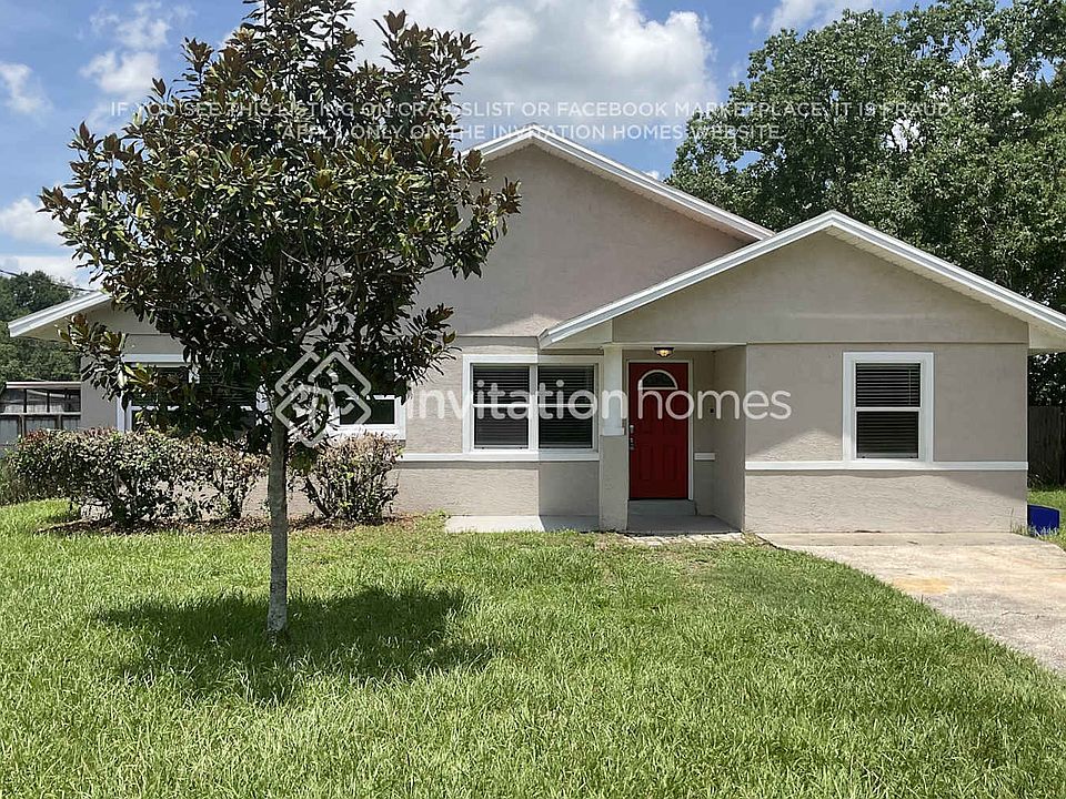 1st image of 142 Country Club Cir
