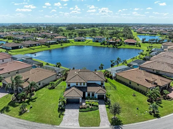 14118 Florida Rosemary Dr, Bradenton, FL 34211
