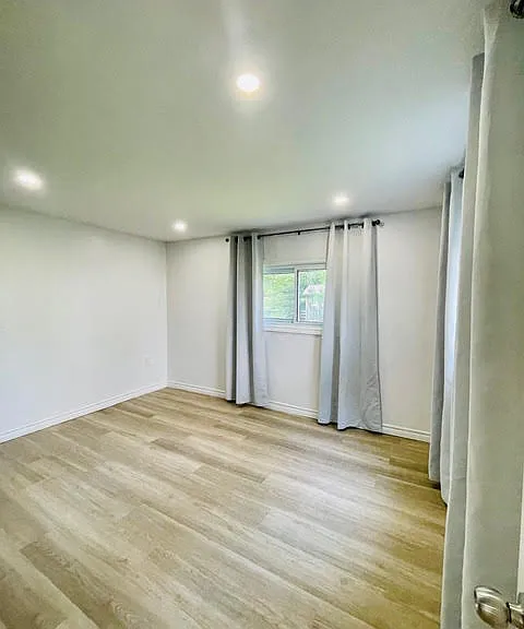 66 Warwick St — Photo 2