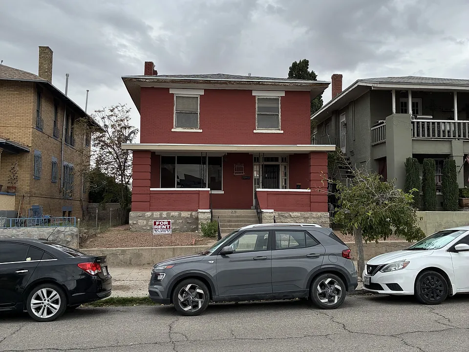 221 Porfirio Diaz St