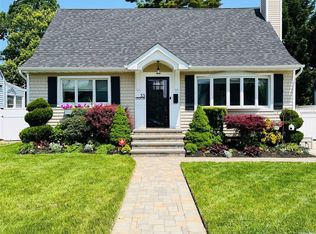 33 Crocus Ave, Merrick, NY 11566