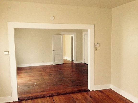 4th image of 404 E Mistletoe Ave APT 3