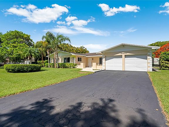 3rd image of 18250 SW 88th Pl
