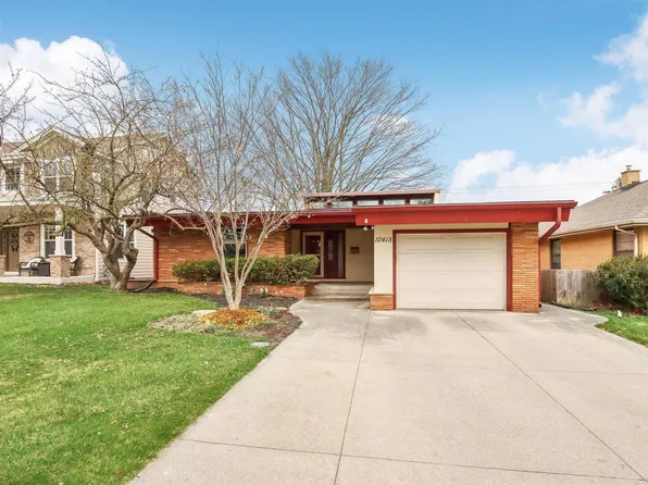 10418 West Woodward AVENUE, Wauwatosa, WI 53222