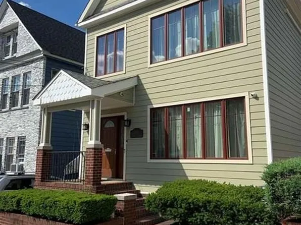 334b Stegman Parkway image 1 of 11