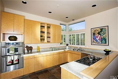 4th image of 49 Olive Ave