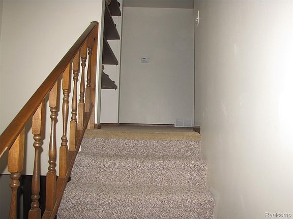 4th image of 1576 Pine Knoll Ln