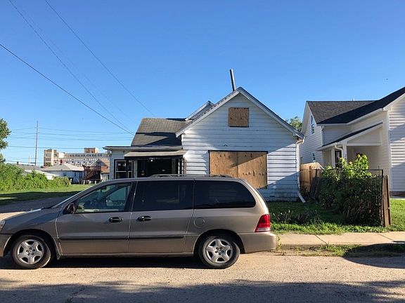 4th image of 271 Iowa St