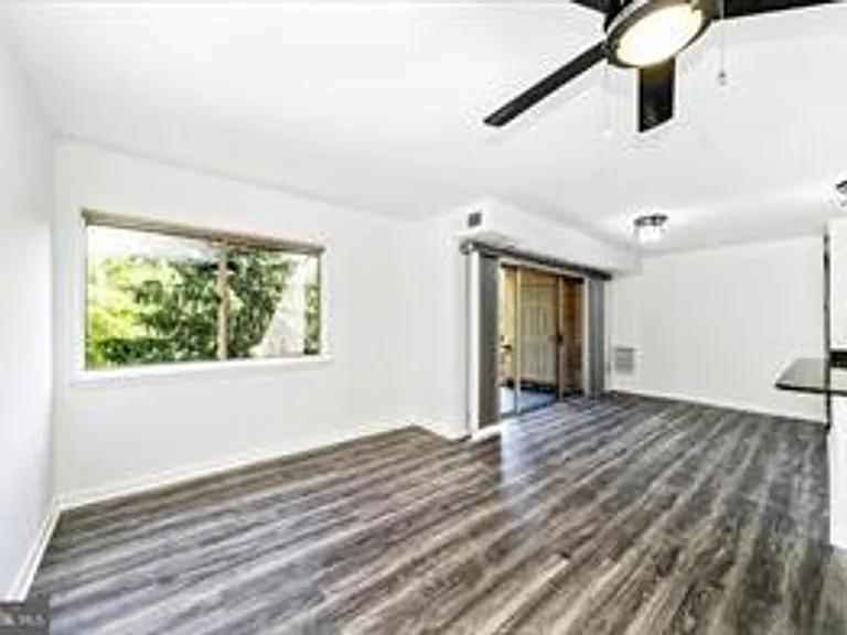 12202 Braxfield Ct #16/228 — Photo 10