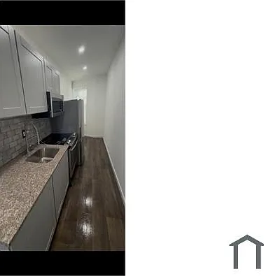 3 bed, $3,572 — Photo 1