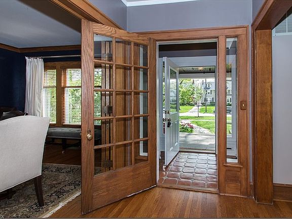 4th image of 2370 Demington Dr
