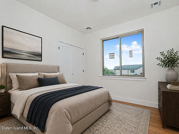 5th image of 239 Barnard Ave