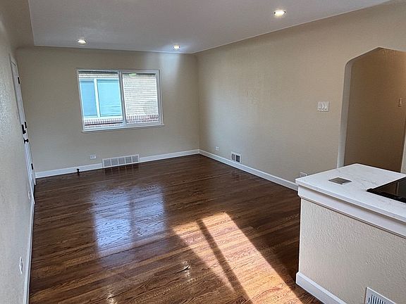 4th image of 2218 Ames St