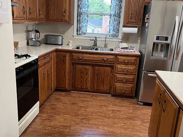 203 Westridge Ct, Versailles, KY 40383