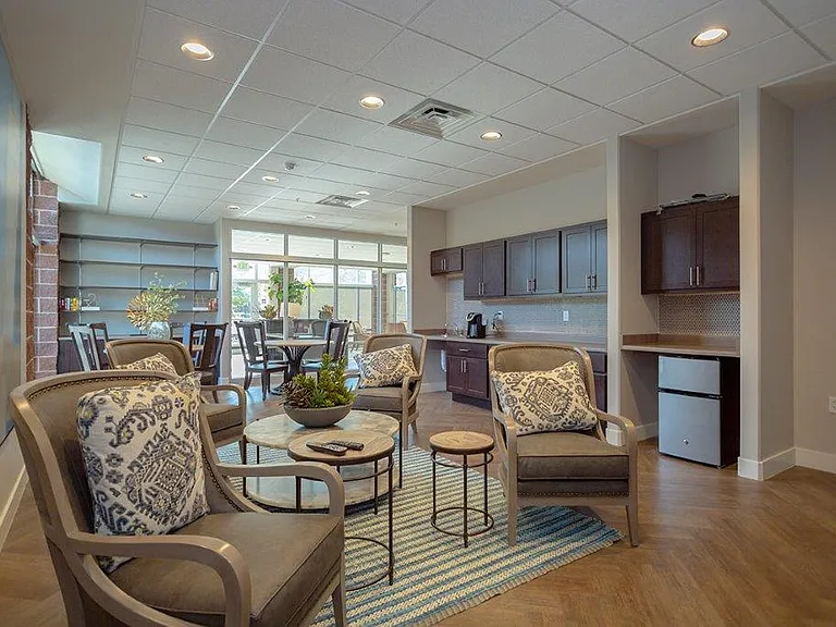Ball Park Apartments — Photo 5