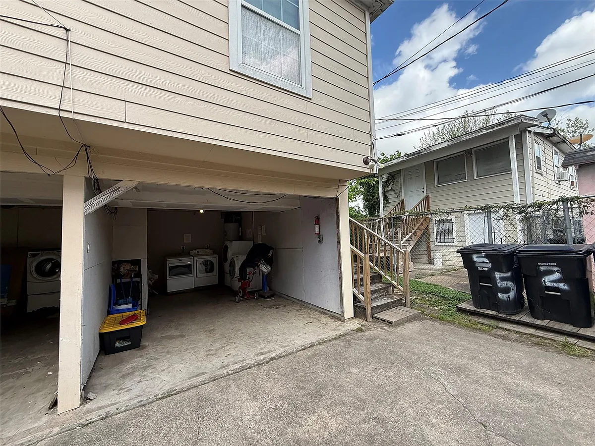 Building Photo - 2308 Auburndale St #5