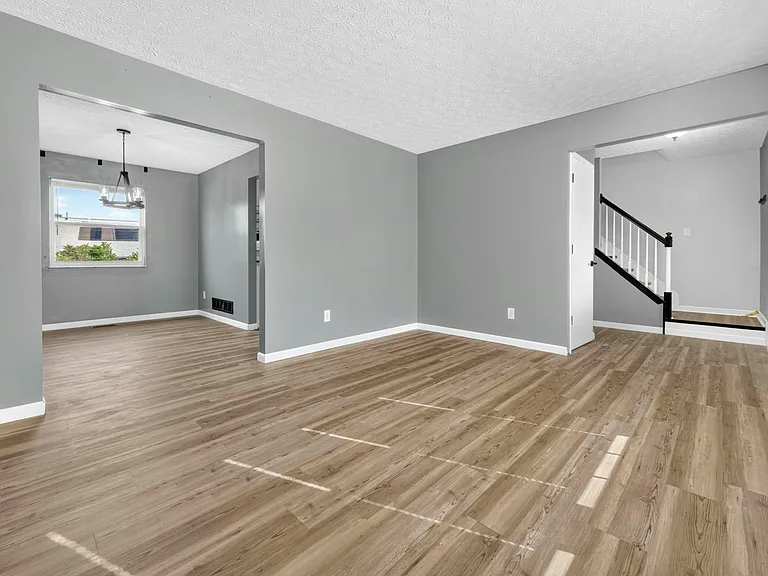 8472 Kingsley Dr — Photo 11