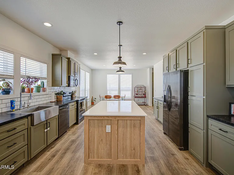 4057 N Solar St — Photo 15