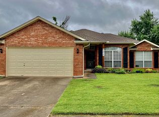 2012 Skyline Dr, Edmond, OK 73003