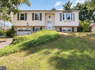 2400 Ramblewood Rd, York, PA 17408