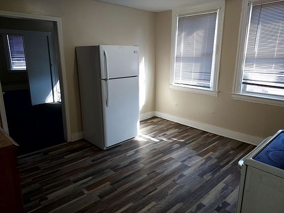 2nd image of 17 3rd St Unit 3