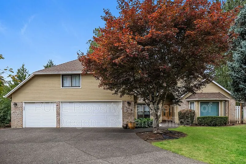 4 bed, 3.0 bath, 3161 sqft, $4,495 — Photo 2