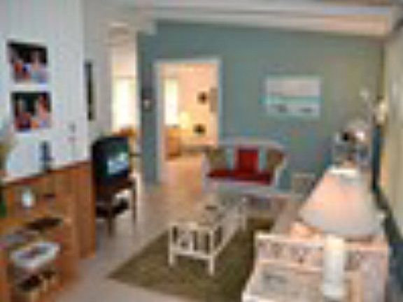 3rd image of 808 N Beachview Dr