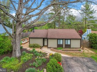 11302 Geddys Ct, Reston, VA 20191