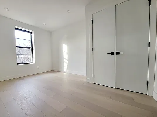 Rented by SERHANT. | media 9