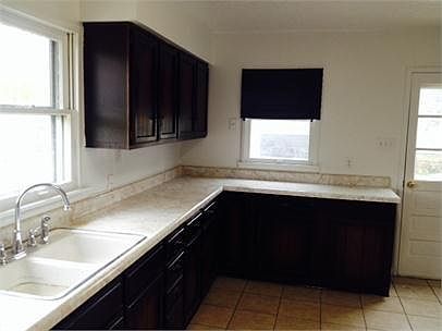 2nd image of 3420 Division St