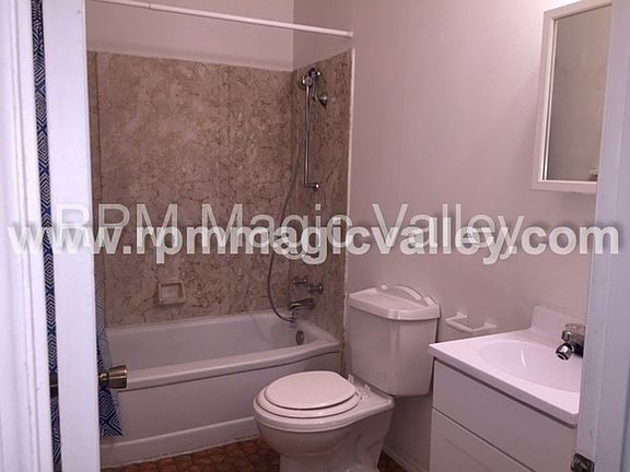 2nd image of 132 Hansen St E Ste 4