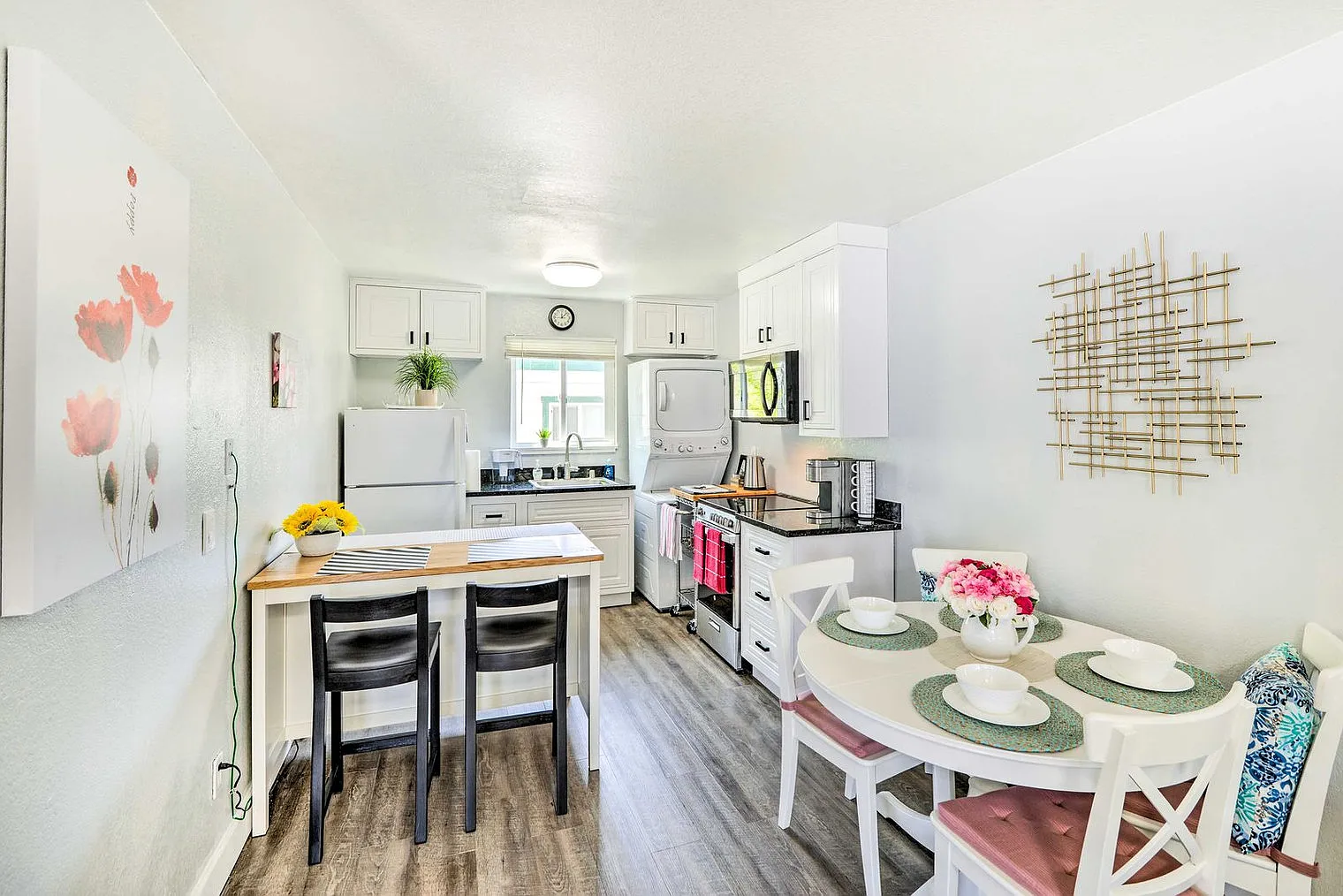 2 bed, 1.0 bath, 775 sqft, $4,744 — Photo 4