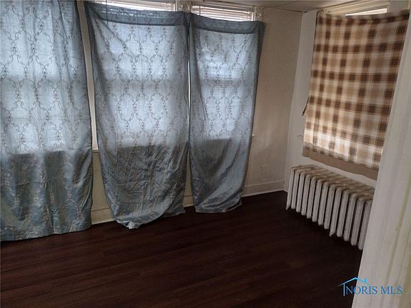 5th image of 425 Bassett St