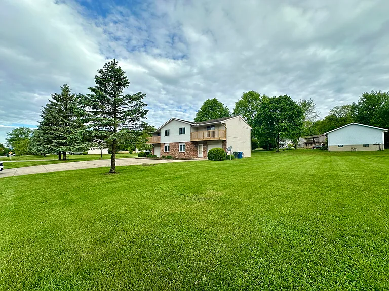 Duplex Unit on Spacious Double-Lot