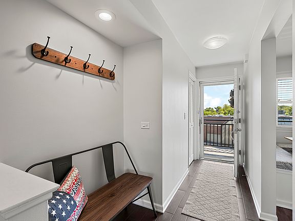 2nd image of 6275 N Northwest Hwy APT 311