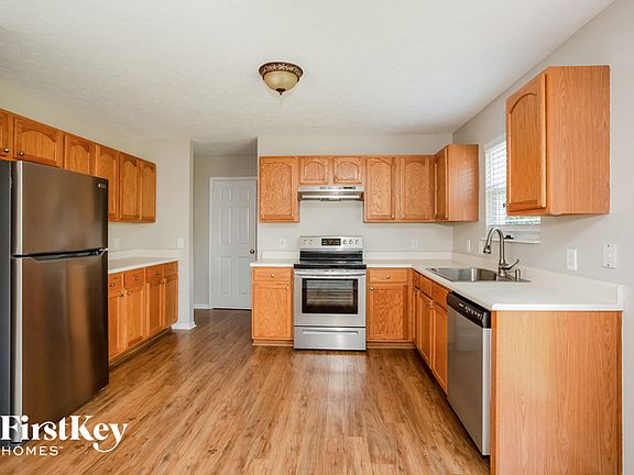 4th image of 19383 Romney Dr