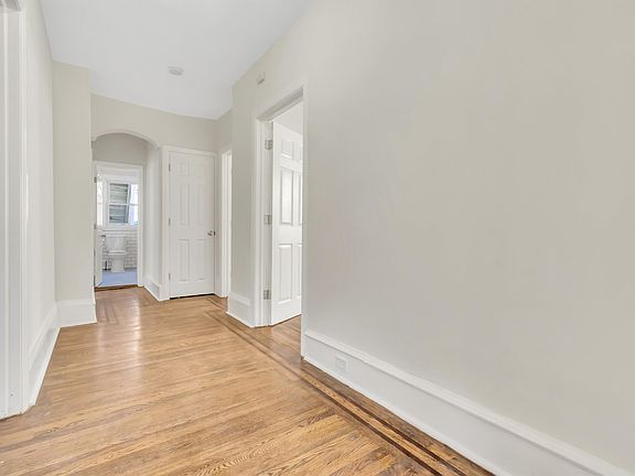 5th image of 21 N Laclede Pl APT 1