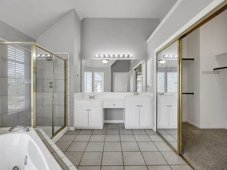 4758 Ridgeland Dr — Photo 20